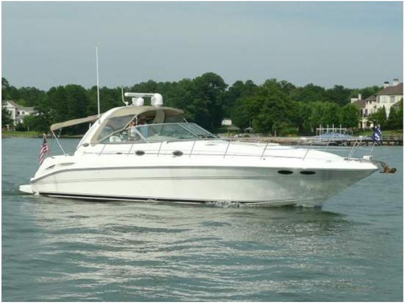 Sea Ray 41 ft Triana express cruiser yacht for private charter in Cancun and Isla Mujeres