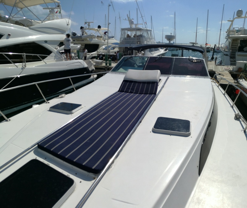 yacht rental Cancun private tour