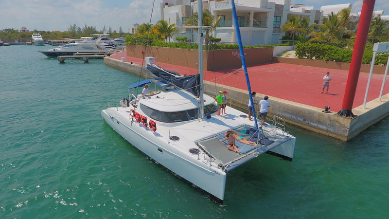 Luxury Cancun Catamaran VIP all inclusive with Chef to Isla …