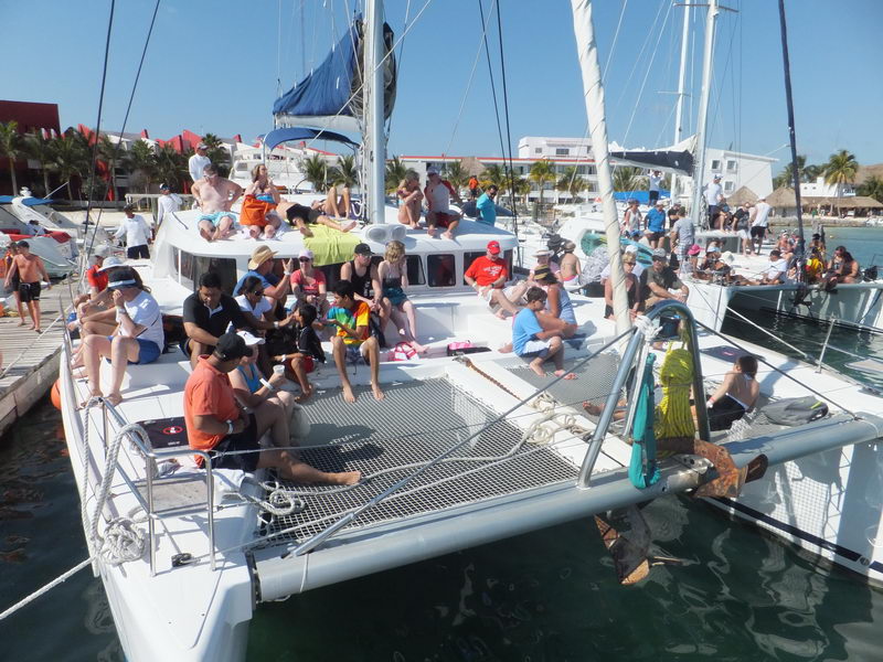 VIP Catamaran Cancun sailing vacations lagoon 550 Luxury boa…