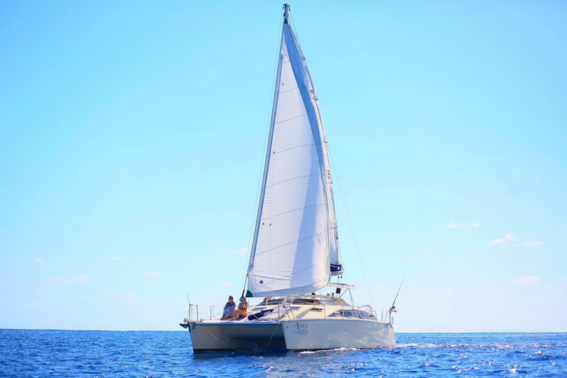 Rent a Catamaran for private sailing at Puerto Aventuras Ina…