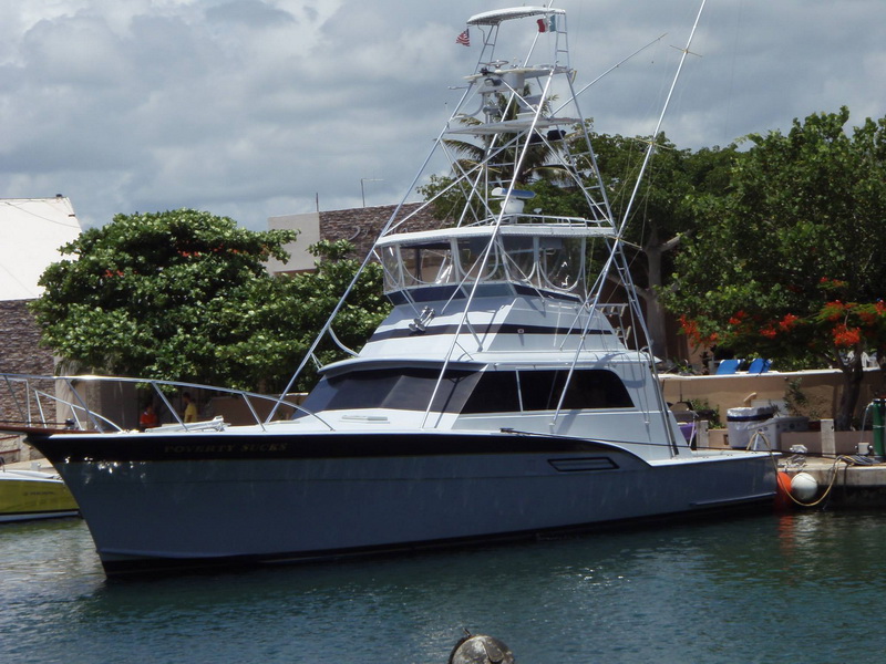 Full equipped fishing Hateras power boat for groups at
Puer…