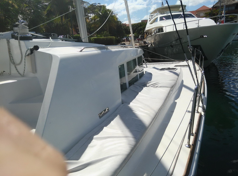Catamarán Lagoon 440 en tour privado por la Riviera Maya desde Puerto Aventuras