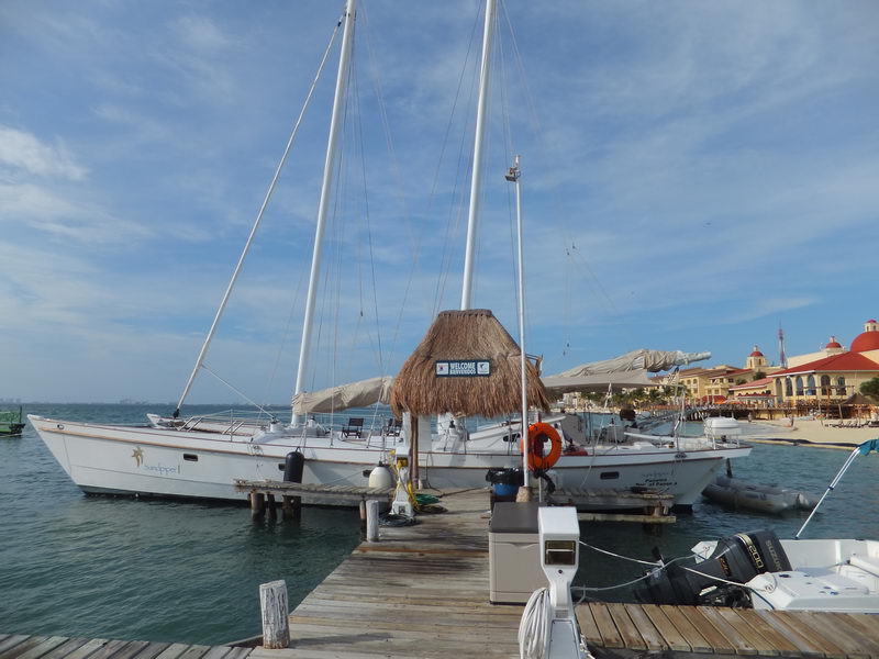 Sailing on Catamaran 64 ft 3 Cabins Sunpipper  Wood sailboat