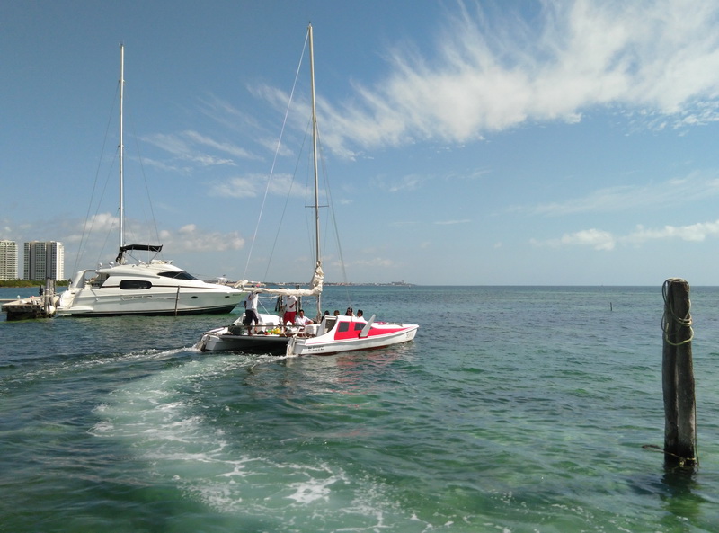 Cancun Catamaran sailing tour Isla Mujeres groups 1 to 10 pe…